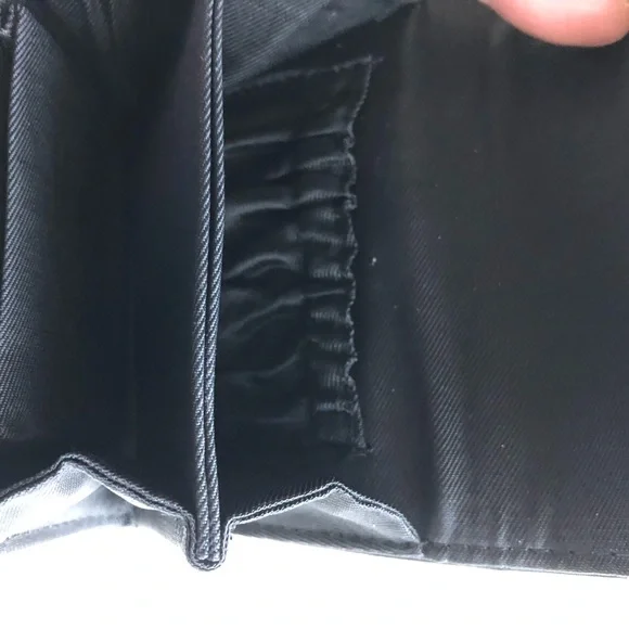 Hand Embroidered Asian Silk Wallet. Size 4.5x3.5 Floral Embroidery. - Picture 7 of 7